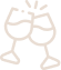 Fond beige sable uni et minimaliste avec une subtile et très faible silhouette pixelisée sur le bord droit.